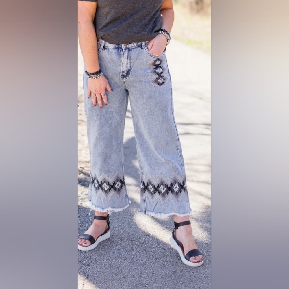 Coyote Cool Aztec Crop Jeans size 7